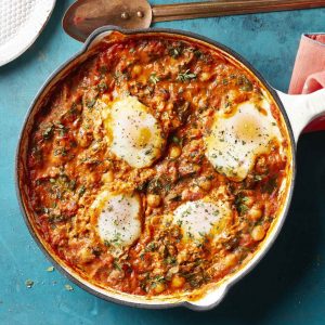 Tomato Sauce Eggs with Chickpeas and Spinach